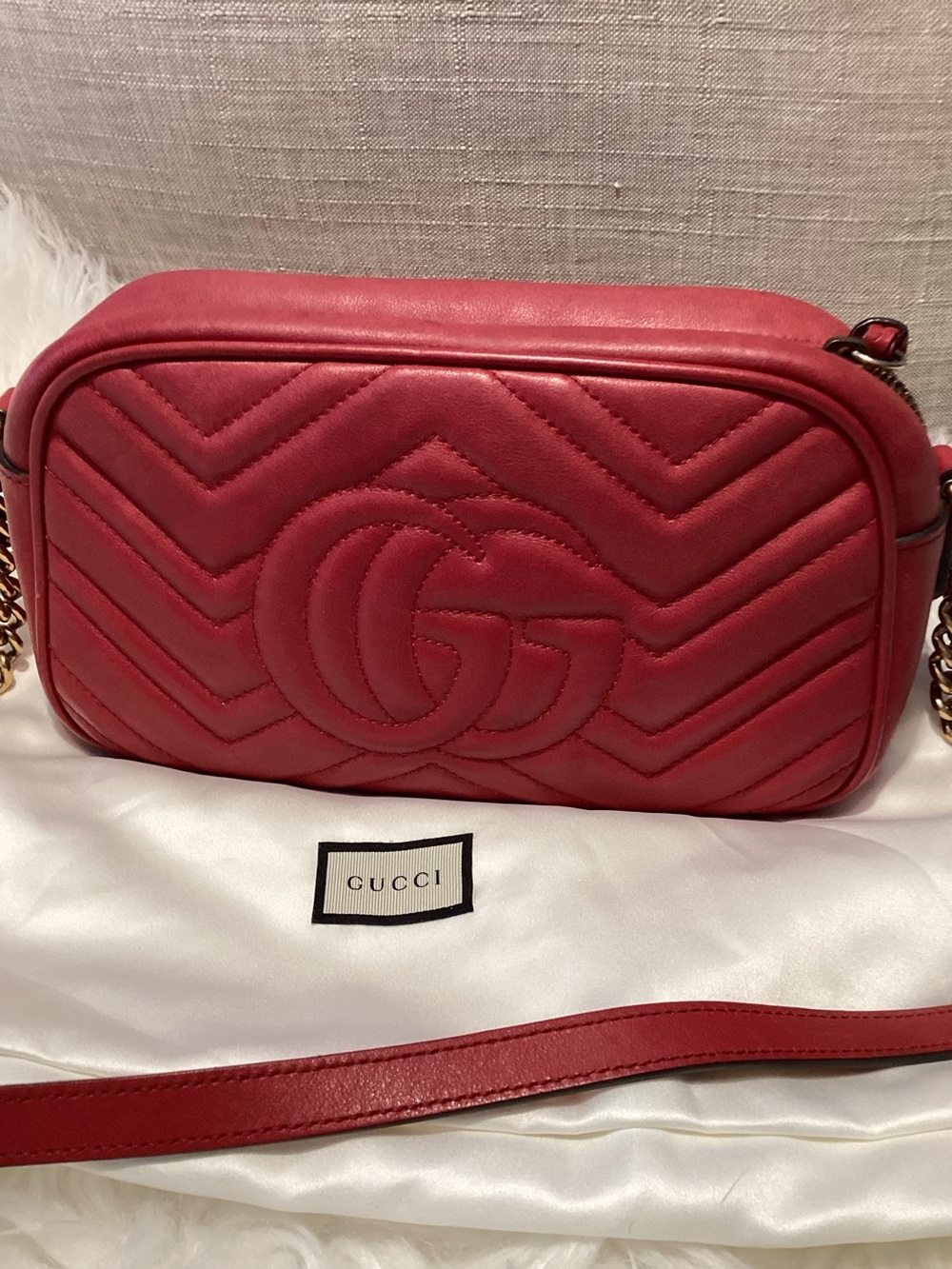 Gucci Red GG Marmont Chevron Crossbody Bag with Gold Hardware - Picture 3 of 13
